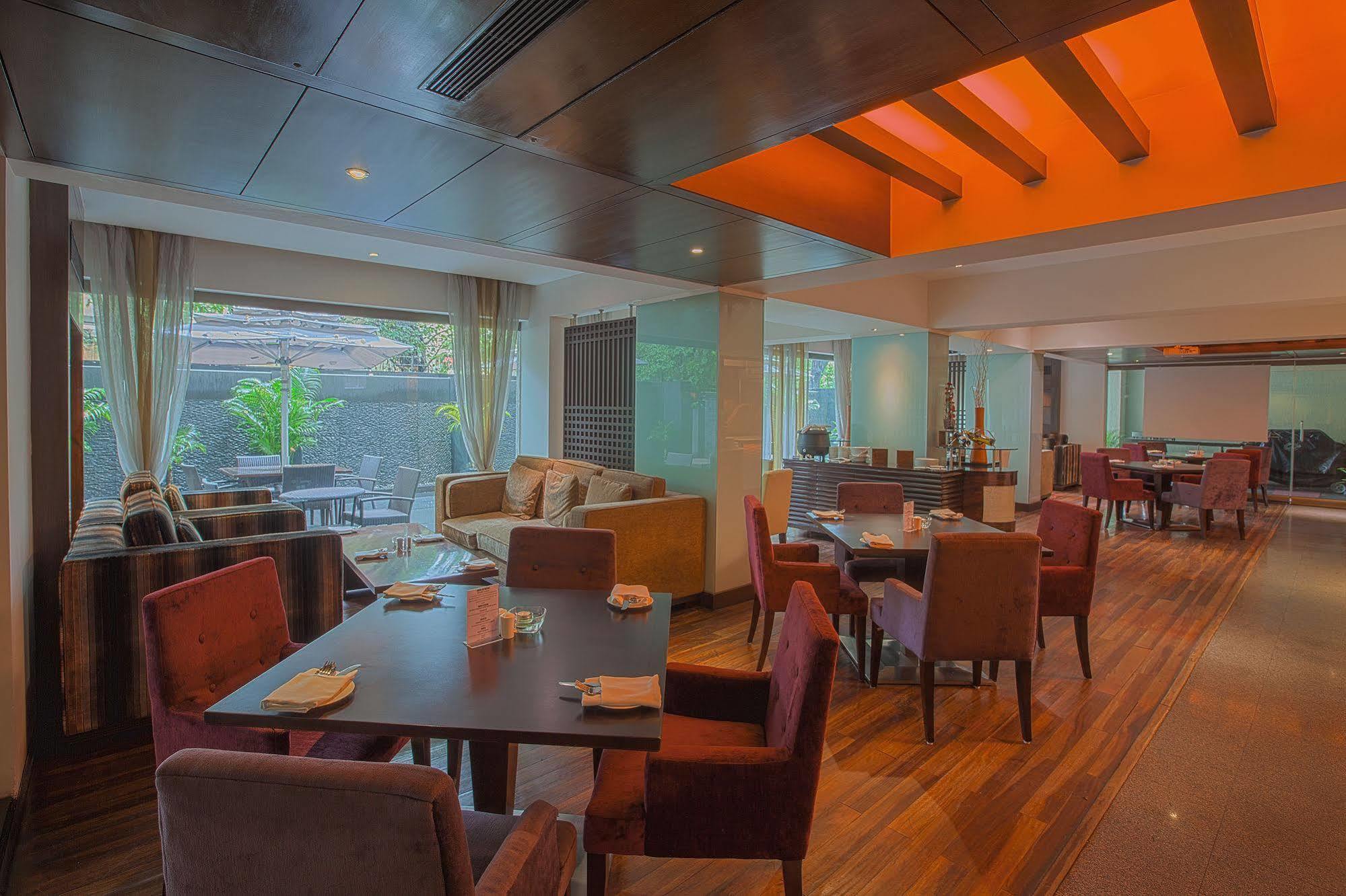 โอ๊ควูด เรสซิเด้นซ์ Aparthotel ปูเน่ ภายนอก รูปภาพ