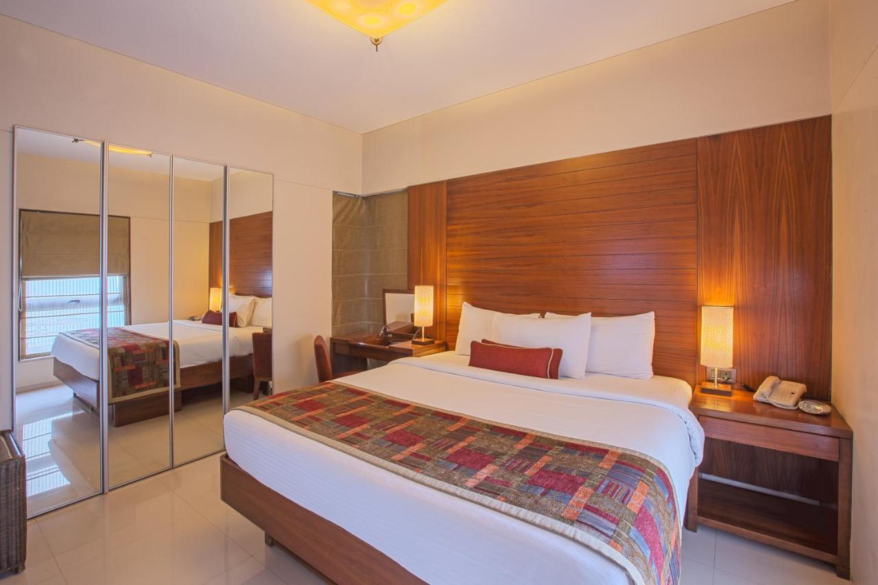 โอ๊ควูด เรสซิเด้นซ์ Aparthotel ปูเน่ ภายนอก รูปภาพ